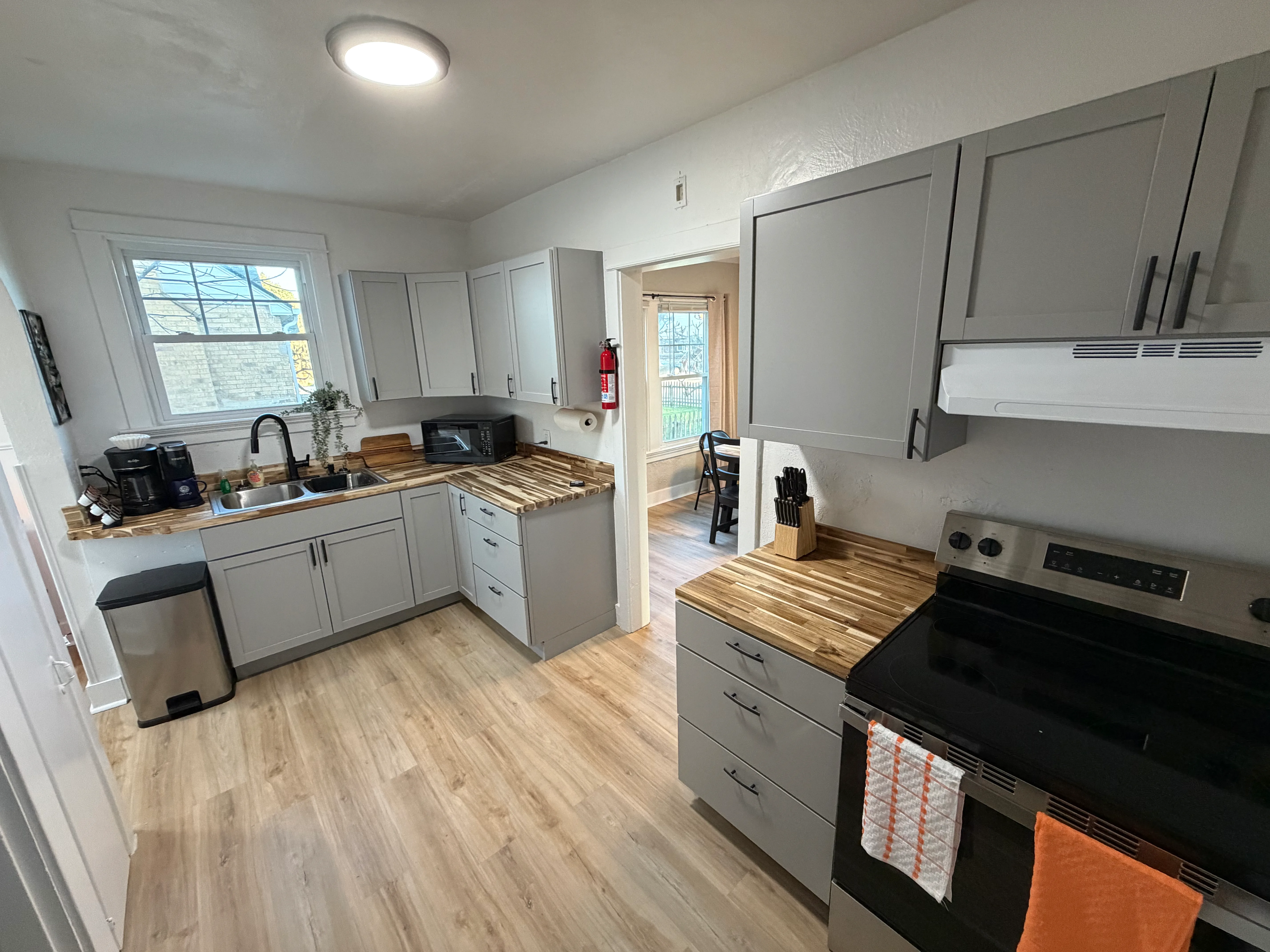 Full kitchen at The Land of Cleve, Dayton OH